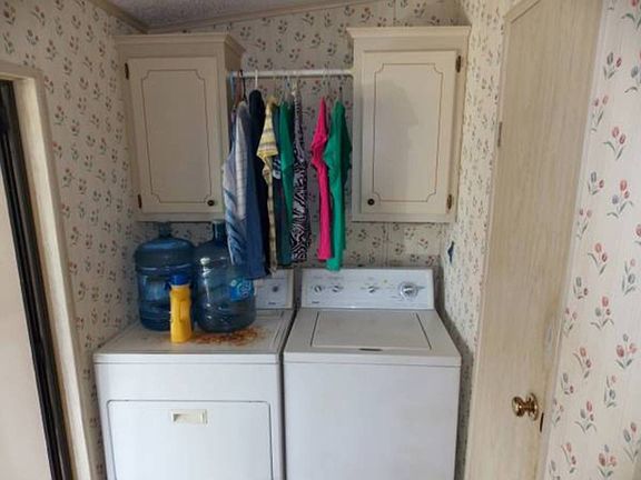 5th image of 1729 Conifer Ave