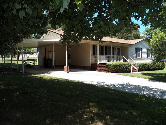 3BD/2BA ranch on corner lot