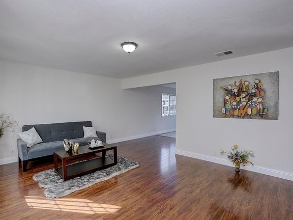 4th image of 1488 Carmen Ct