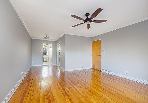 3rd image of 1533 Independence Ave #2R