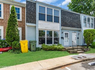 202 Williamsburg Ln, Lakewood, NJ 08701