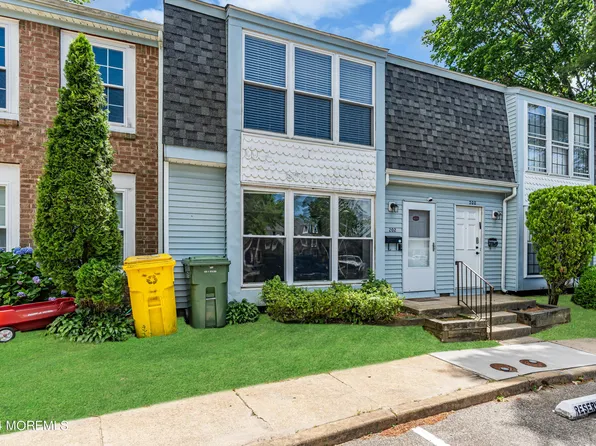 202 Williamsburg Lane, Lakewood, NJ 08701
