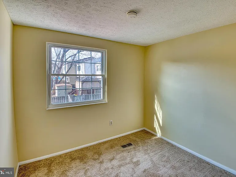 9220 Pinenut Ct — Photo 16