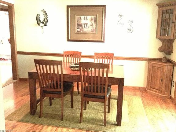 3rd image of 1725 Laurie Dr