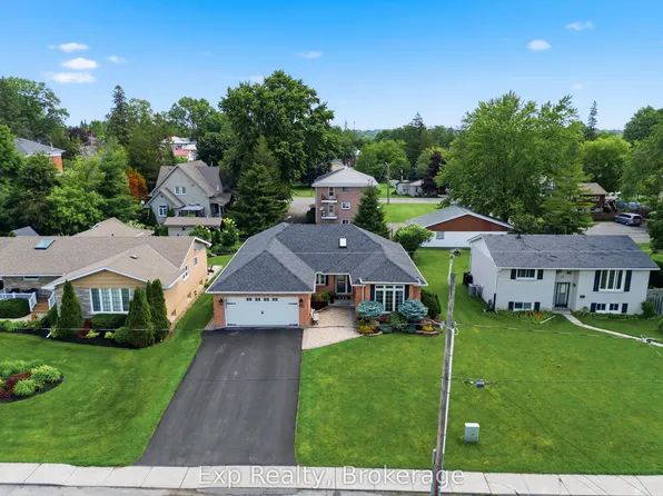 121 Simcoe St, Greater Napanee, ON K7R 2X5
