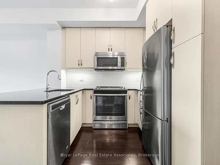 3170 Erin Mills Pkwy #321 — Photo 7