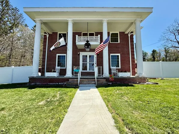 9372 S State Route 20, Pipestem, WV 25979