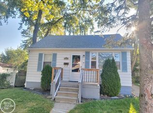 23082 Shakespeare Ave, Eastpointe, MI 48021