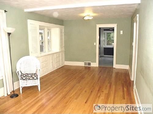 2nd image of 805 N Francis Ave