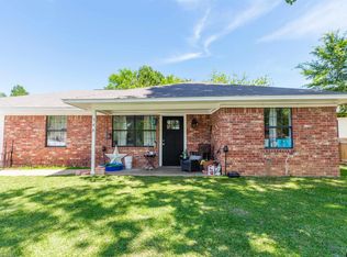 544 Cherry St, Chandler, TX 75758