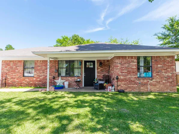 544 Cherry St, Chandler, TX 75758