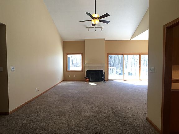 5th image of 1809 E Hillview Dr