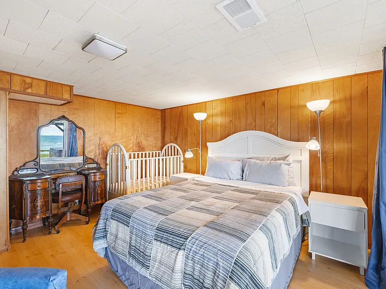 1310 Shore Dr — Photo 30