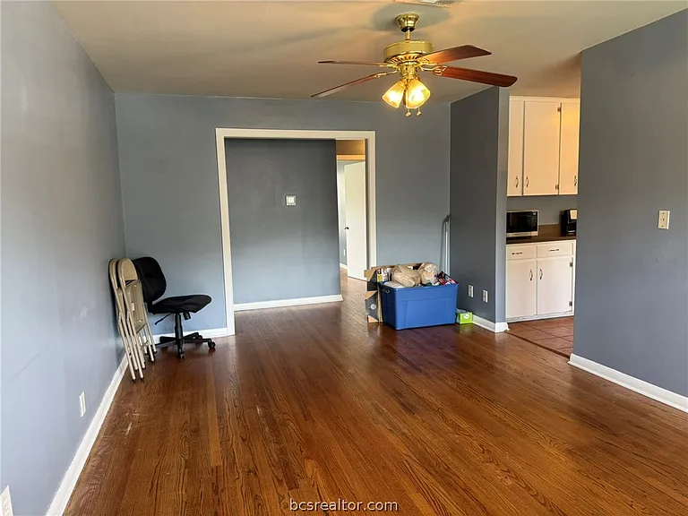 408 Brookside Dr W — Photo 6
