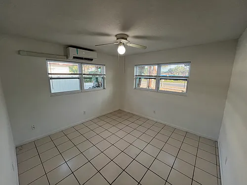 4365 Golden Gate Pkwy Photo 1