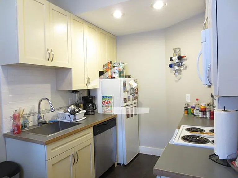 11 Gorham St #9B — Photo 6