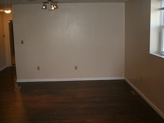 2nd image of 441 6th St #C