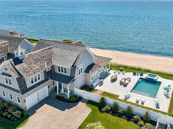 50 Coastline Drive, Mashpee, MA 02649