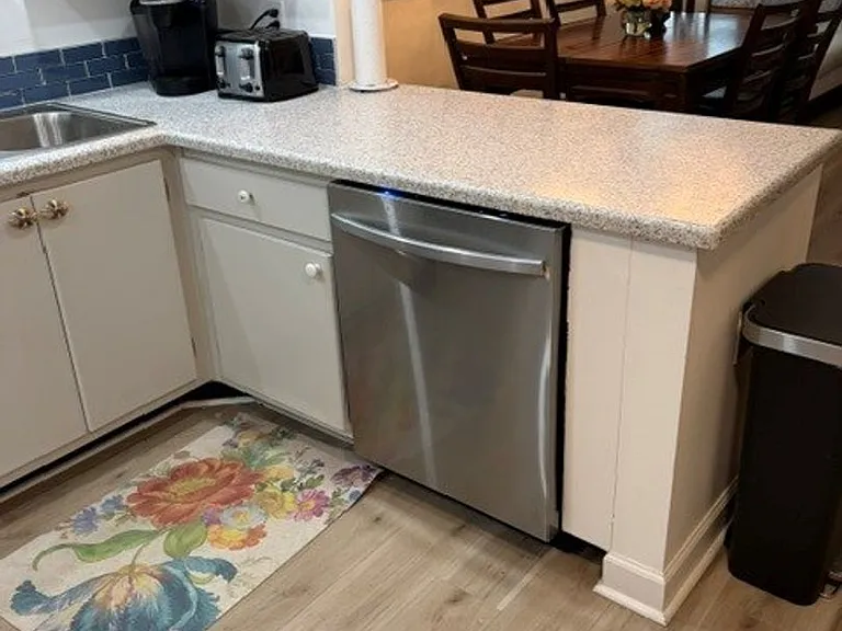 5 High Point Cir W #206 — Photo 1