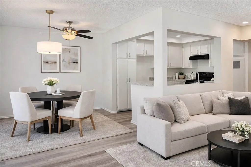 3 bed, 2.0 bath, 11347 sqft, $3,895 — Photo 4