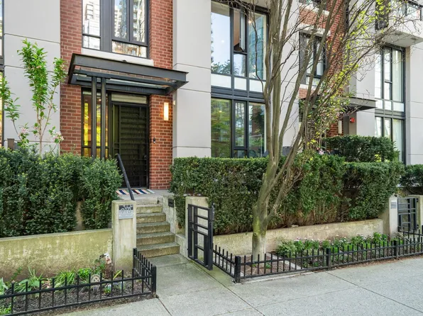 918 Homer St, Vancouver, BC V6B 1T7