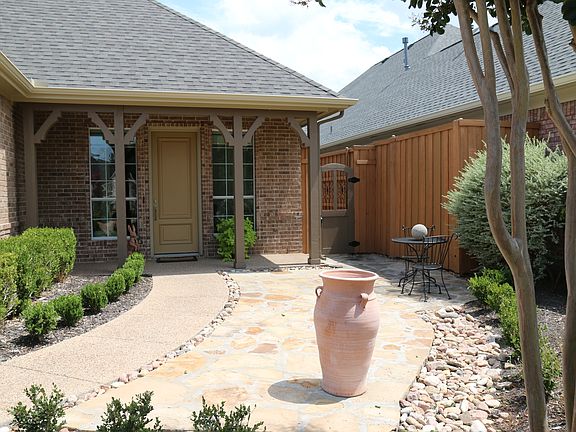 4th image of 4213 Oak Park Ct