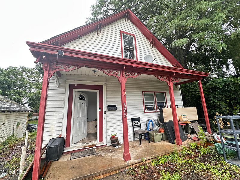 4th image of 565 Nott Street