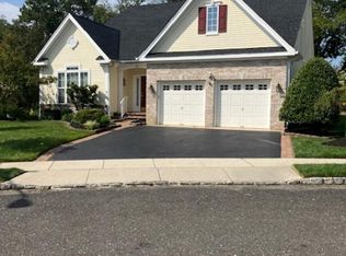 56 Hibiscus Dr, Marlton, NJ 08053