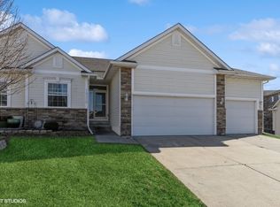 14326 Greenbelt Dr, Urbandale, IA 50323