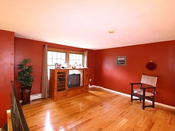 Living room additional vi