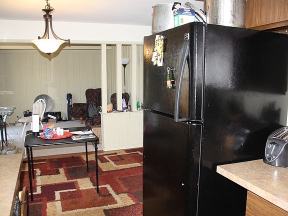 Kitchen with dinette