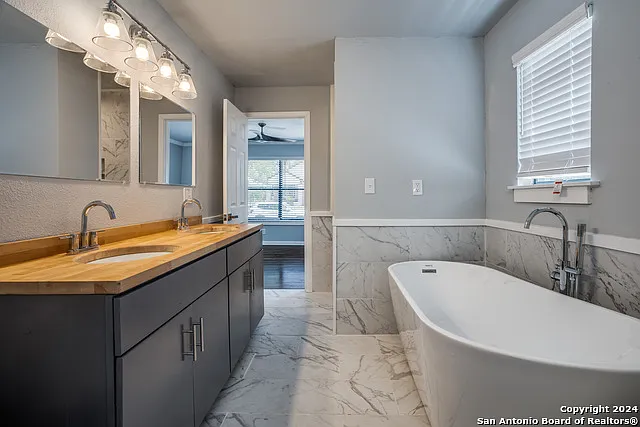 1403 N Ctr — Photo 12