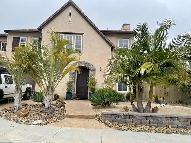 7778 Highwood Ave — Photo 2