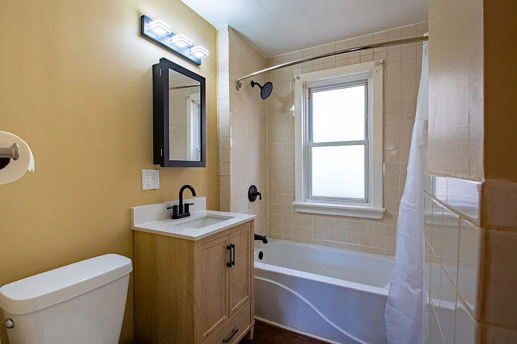 312 Franklin St — Photo 3