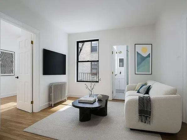 22 Saint Nicholas Place image 1 of 4