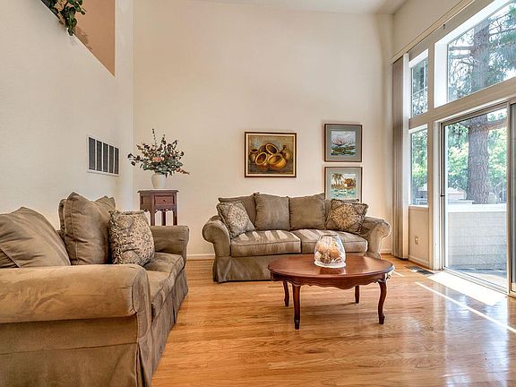 3rd image of 511 Mill River Ln