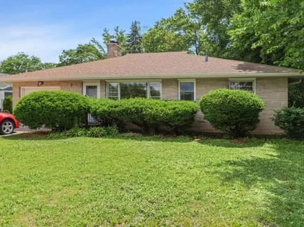 3 Dole Ave, Crystal Lake, IL 60014