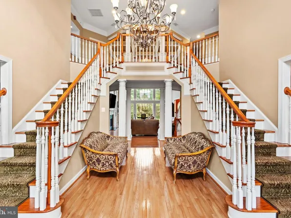 161 Parsons Ln, Newtown, PA 18940