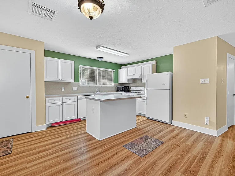 15859 E Park Ct — Photo 6