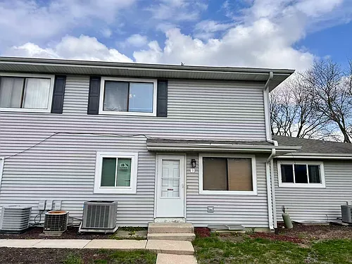 2S701 Winchester Cir E #3 Photo 1