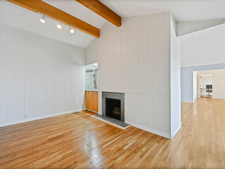Den area - northwest of main living room