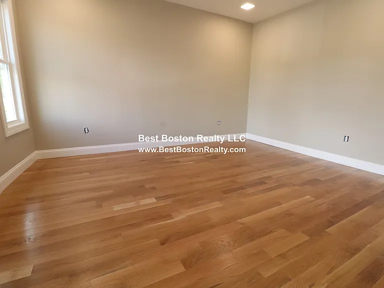 317 Main St #2 — Photo 3