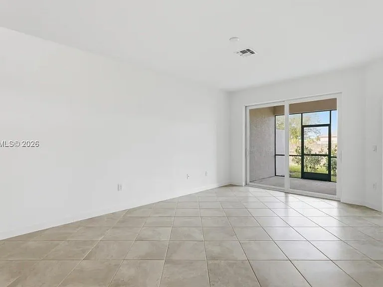 20511 Hazelnut Ct S #20511 — Photo 19