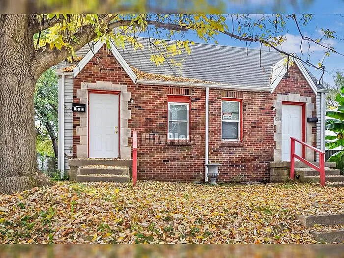 2 bed, 1.0 bath, 720 sqft, $1,200 — Photo 3