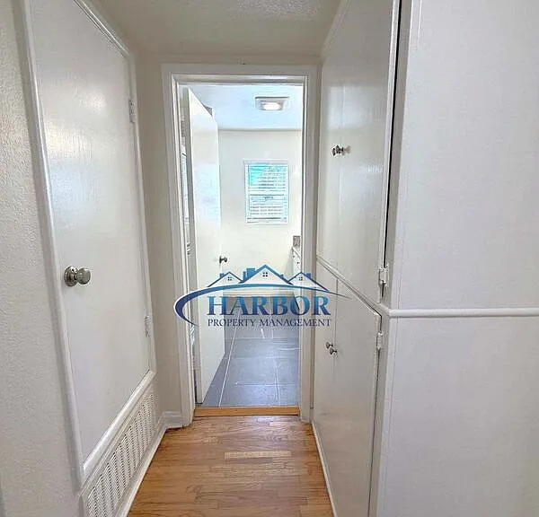 943 W 13th St #B — Photo 8