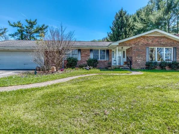 190 Bogey Dr, Abingdon, VA 24211