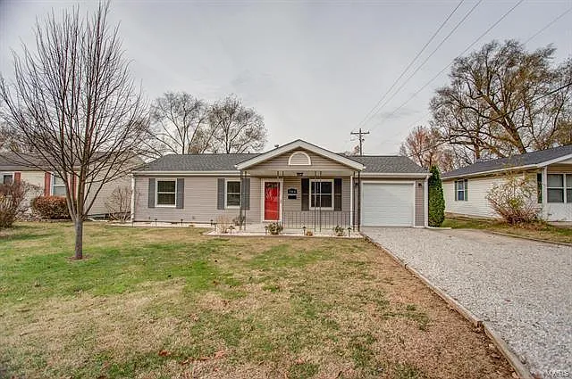 705 Lancelot Ln photo 1