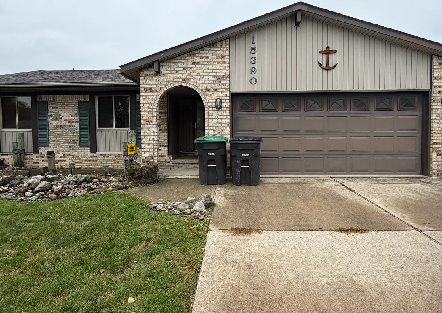 3 bed, 1311 sqft, $1,550 — Photo 1