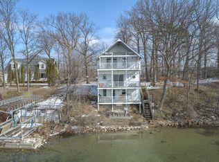 12068 Brown St, Fenton, MI 48430