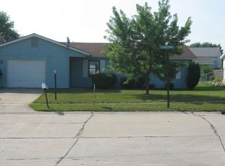 2112 Canyon Dr, Kendallville, IN